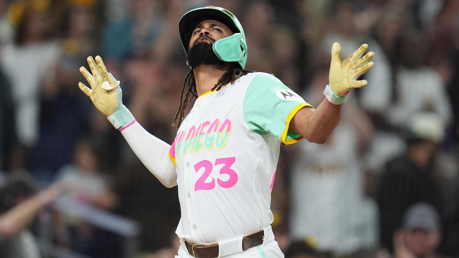 Fernando Tatís Jr. returns from bout with COVID-19 to hit a grand slam in the Padres' playoff push